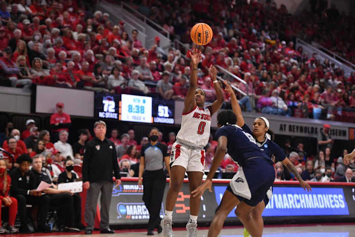 Diamond Johnson shooting a basketball